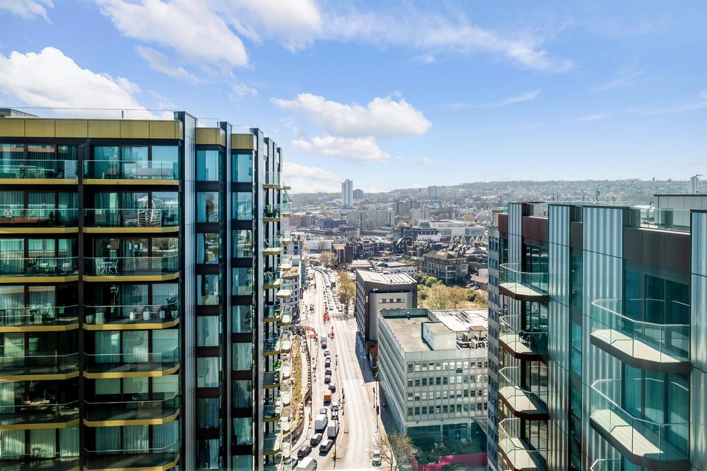 Property photo 2 of 13