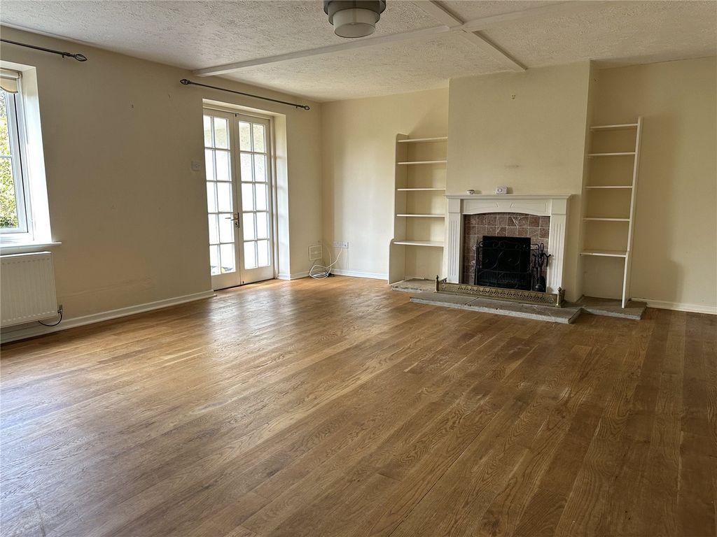 Property photo 2 of 17 Picture No. 33