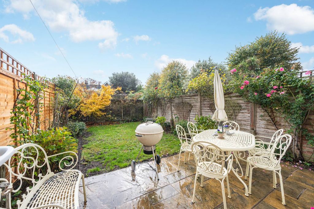 Property photo 3 of 25