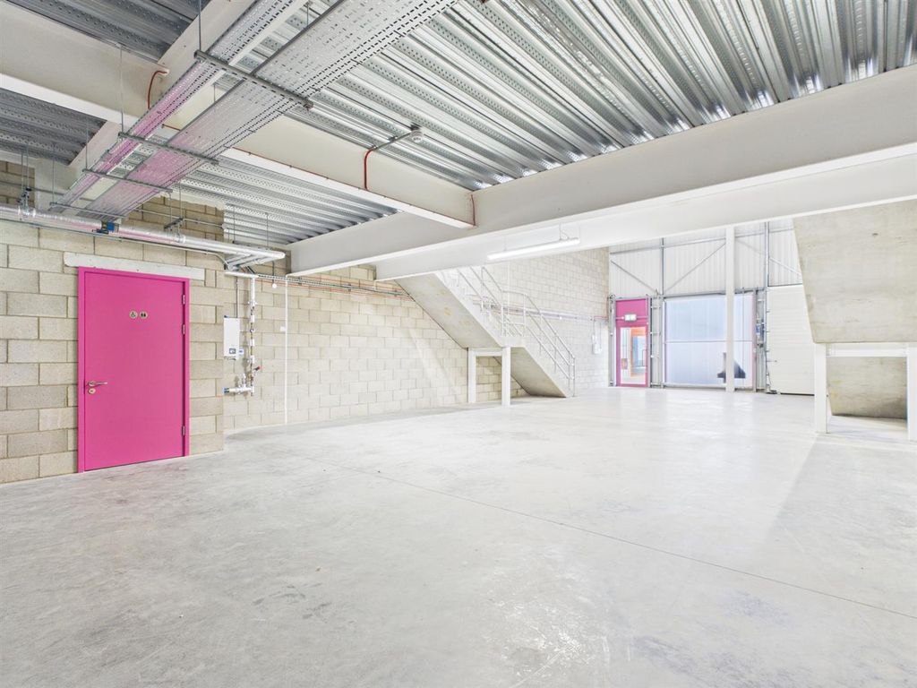 Property photo 3 of 7 Cam04237G0-Pr0291-Still003.Jpg