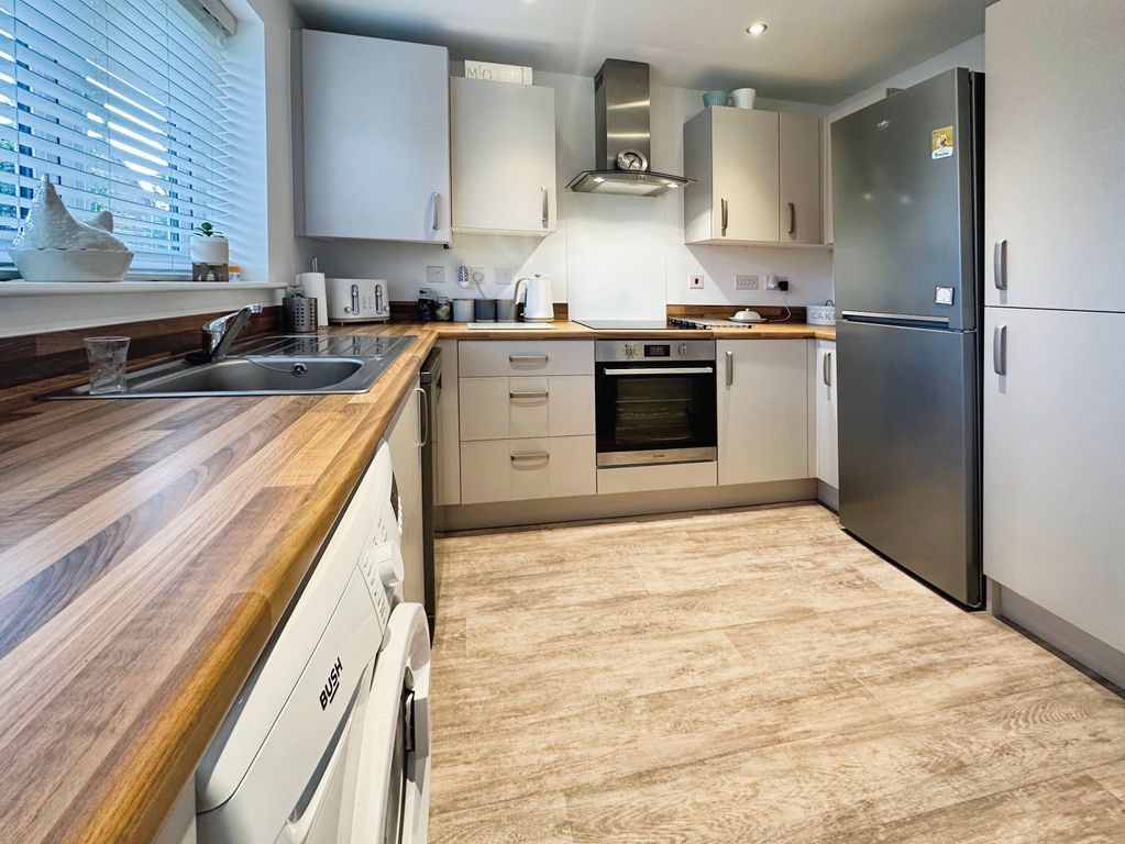 Property photo 3 of 15 Kitchen