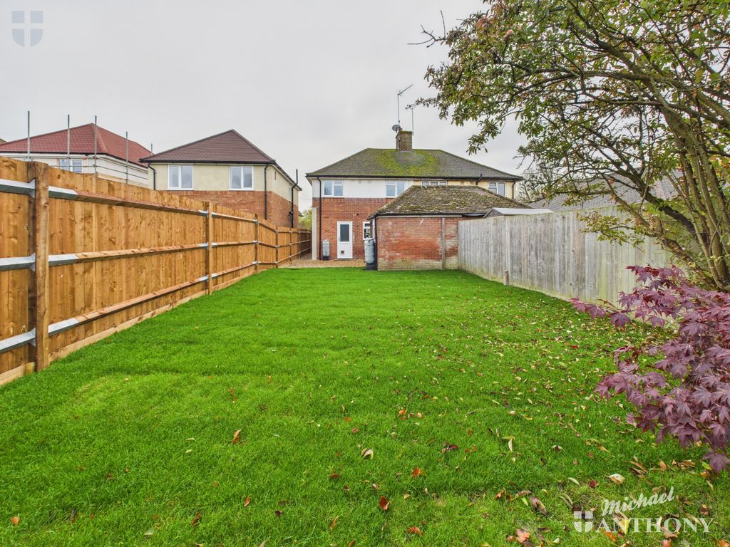 Property photo 3 of 14 Cam03852G0-Pr0463-Still008