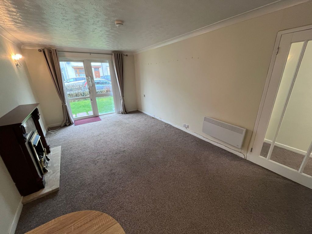 Property photo 2 of 6 Lounge