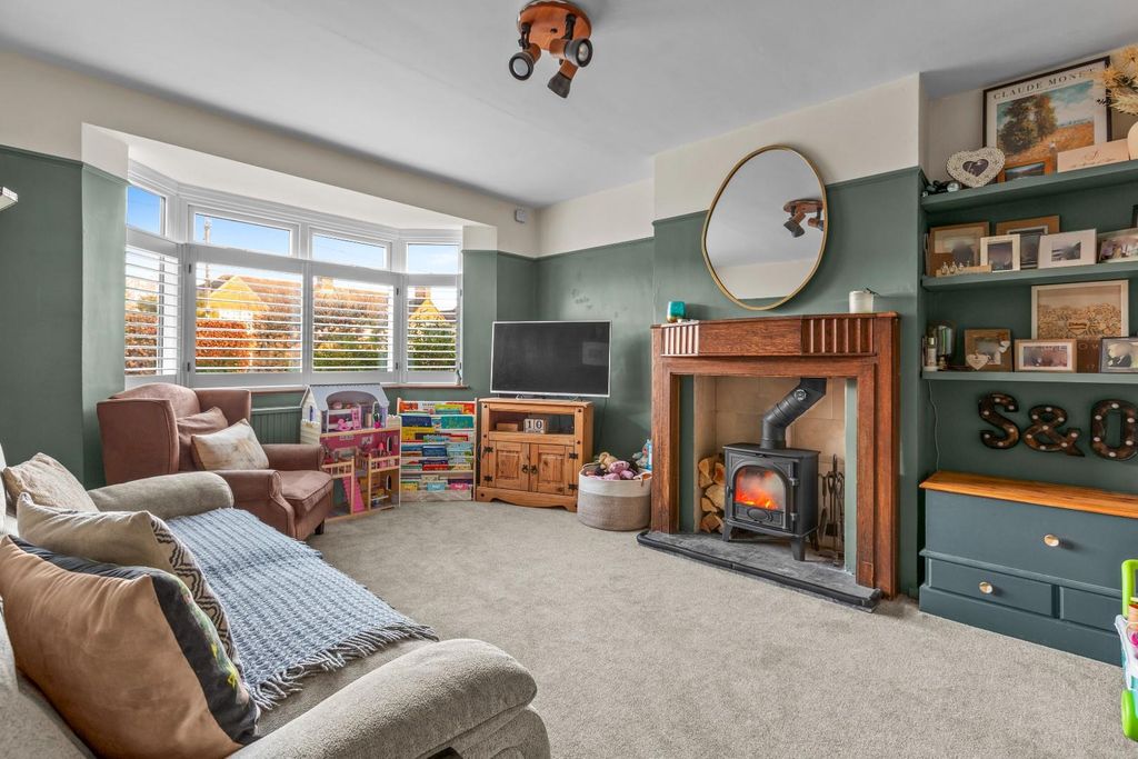 Property photo 2 of 16 Sitting Room