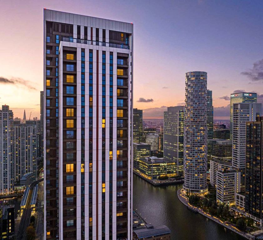 Property photo 2 of 17 One Thames Quay