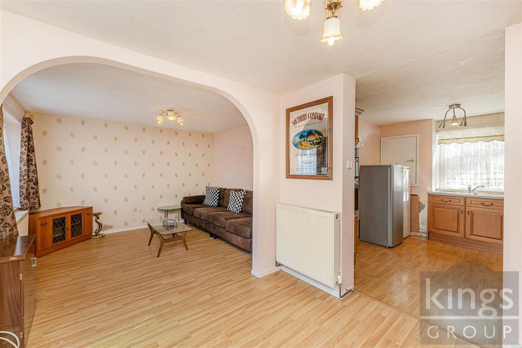 Property photo 3 of 18