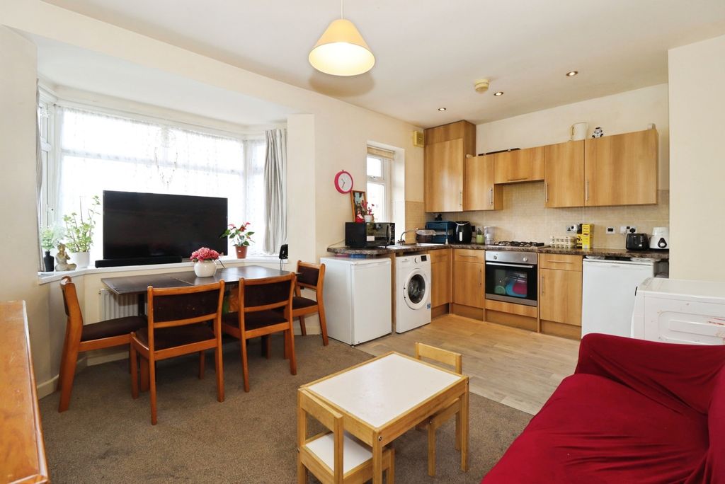 Property photo 2 of 15 Pbox-Img.Jpg
