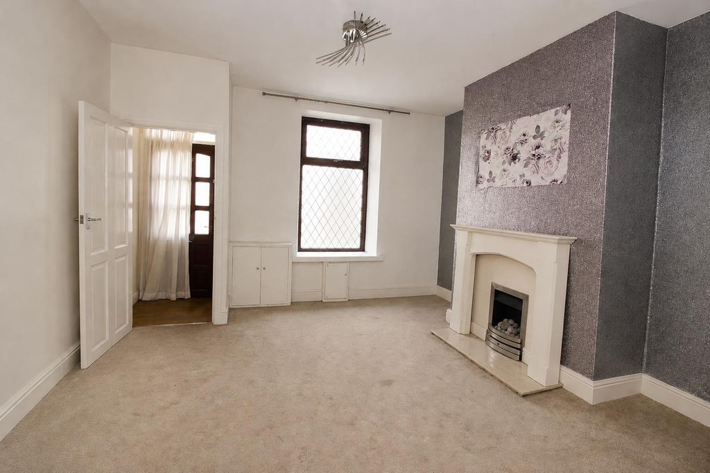 Property photo 3 of 5