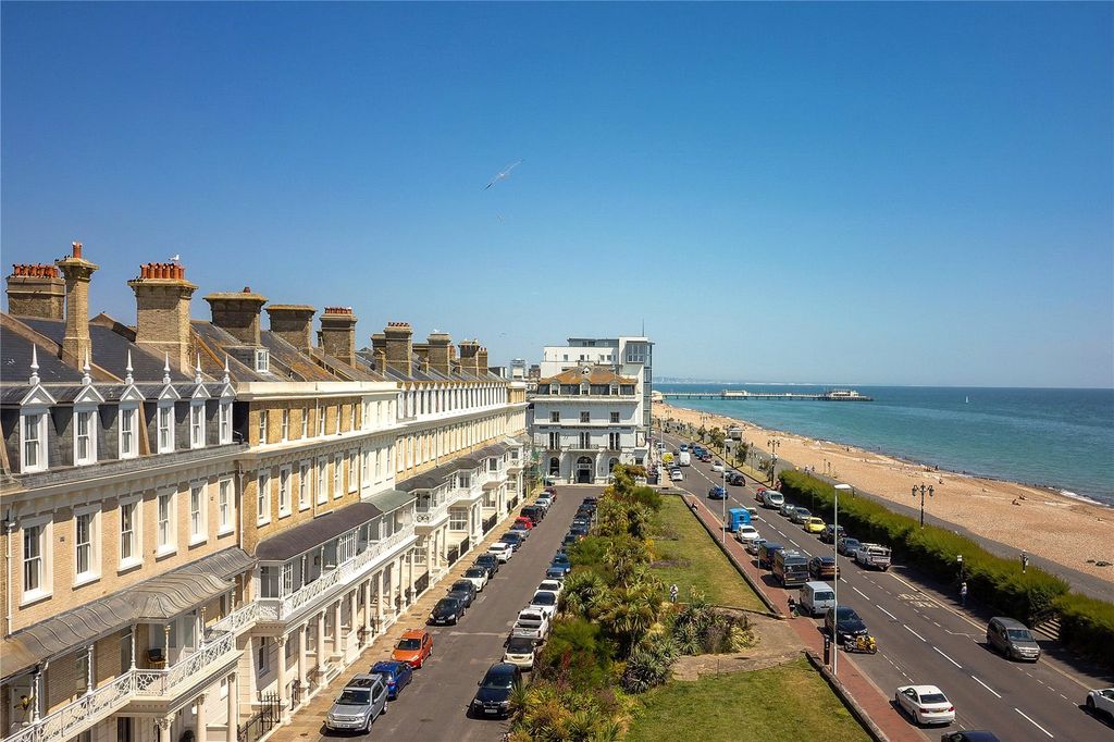 Property photo 3 of 12 External