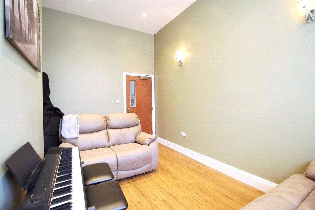 Property photo 3 of 10 Picture No. 09