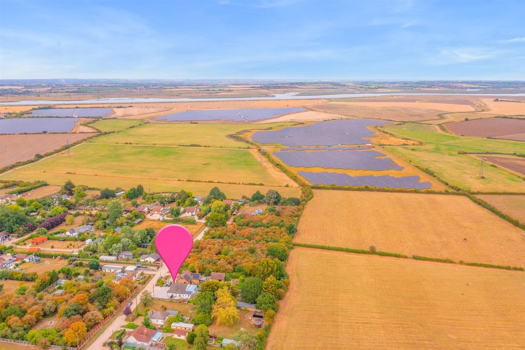 Property photo 2 of 27