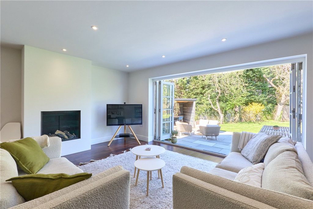 Property photo 3 of 25 Picture No. 11