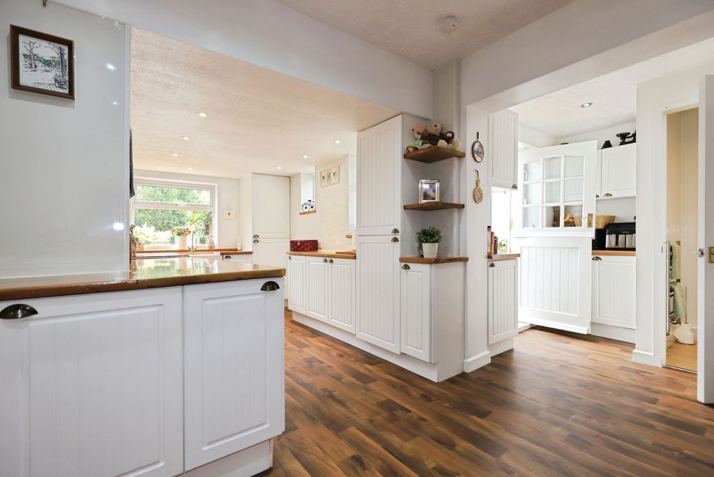 Property photo 2 of 20 Pbox-Img.Jpg