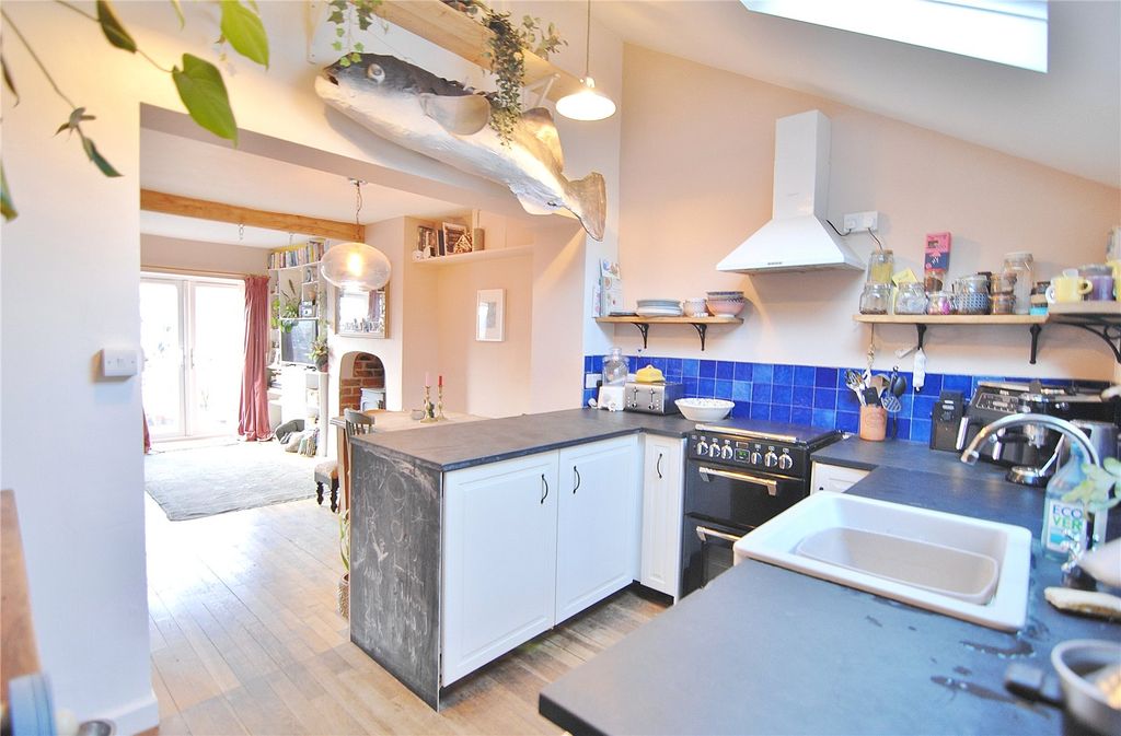 Property photo 3 of 19 Picture No. 17