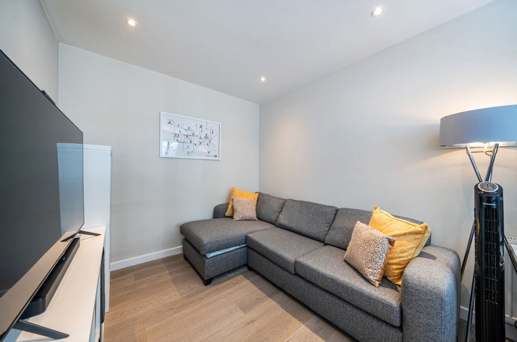 Property photo 2 of 18 1440131-2-69F1Ed9...