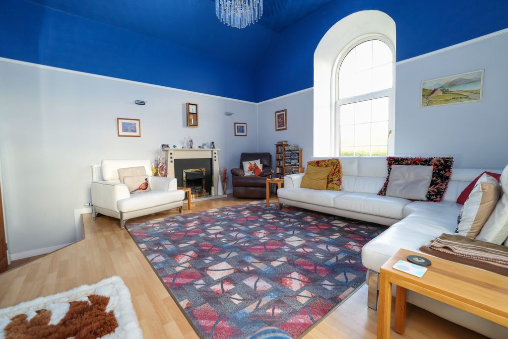 Property photo 2 of 46