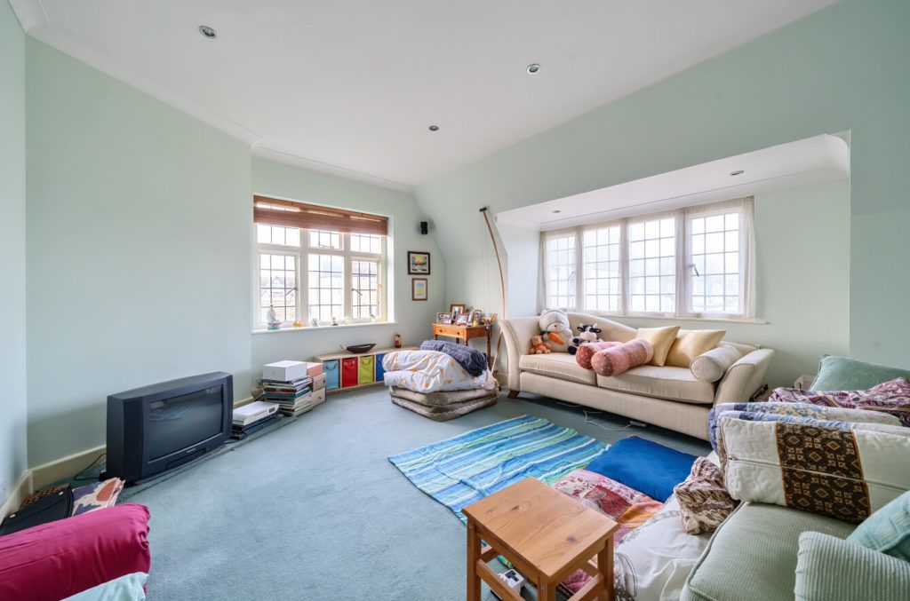 Property photo 2 of 12