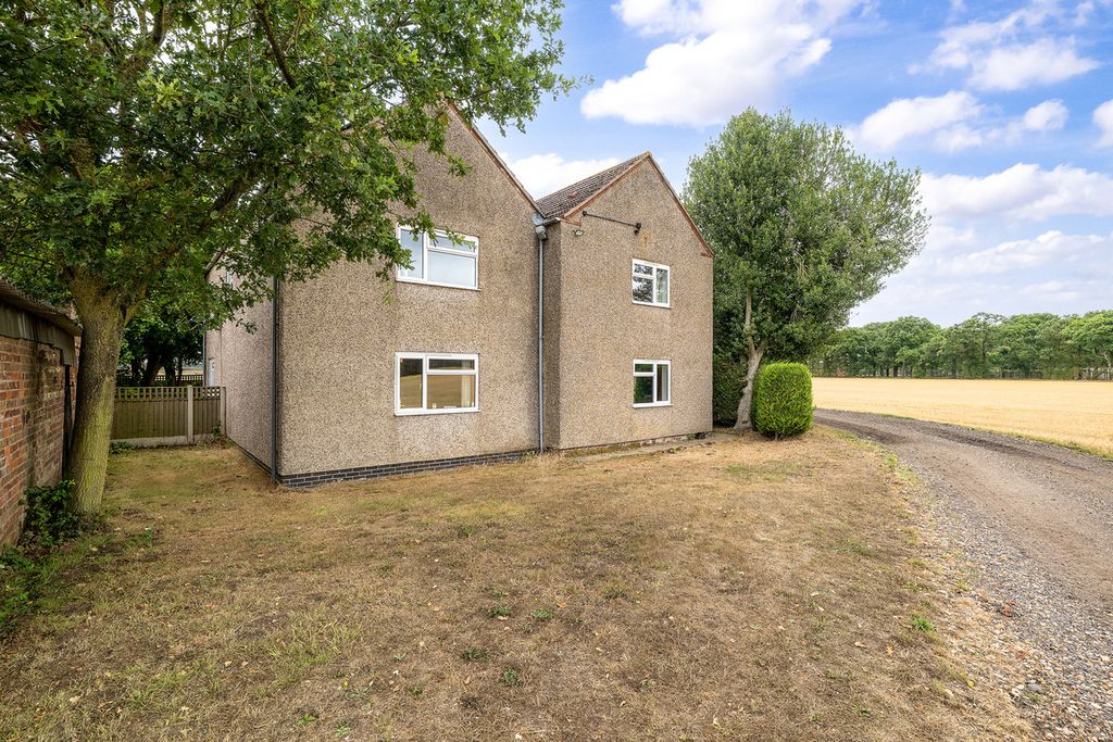Property photo 3 of 23