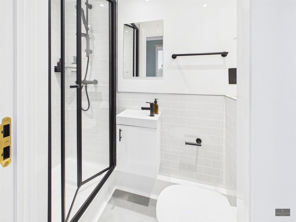 Property photo 3 of 15 Cam02887G0-Pr0608-Still007.Jpg