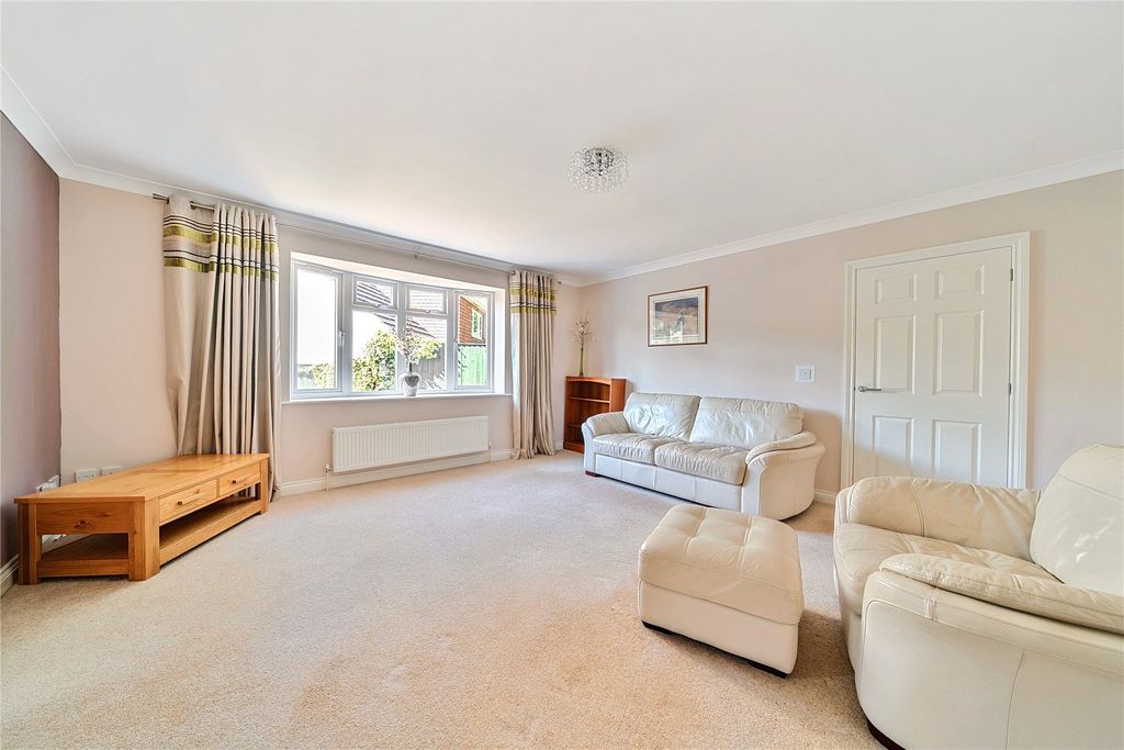 Property photo 3 of 12 Sitting Room