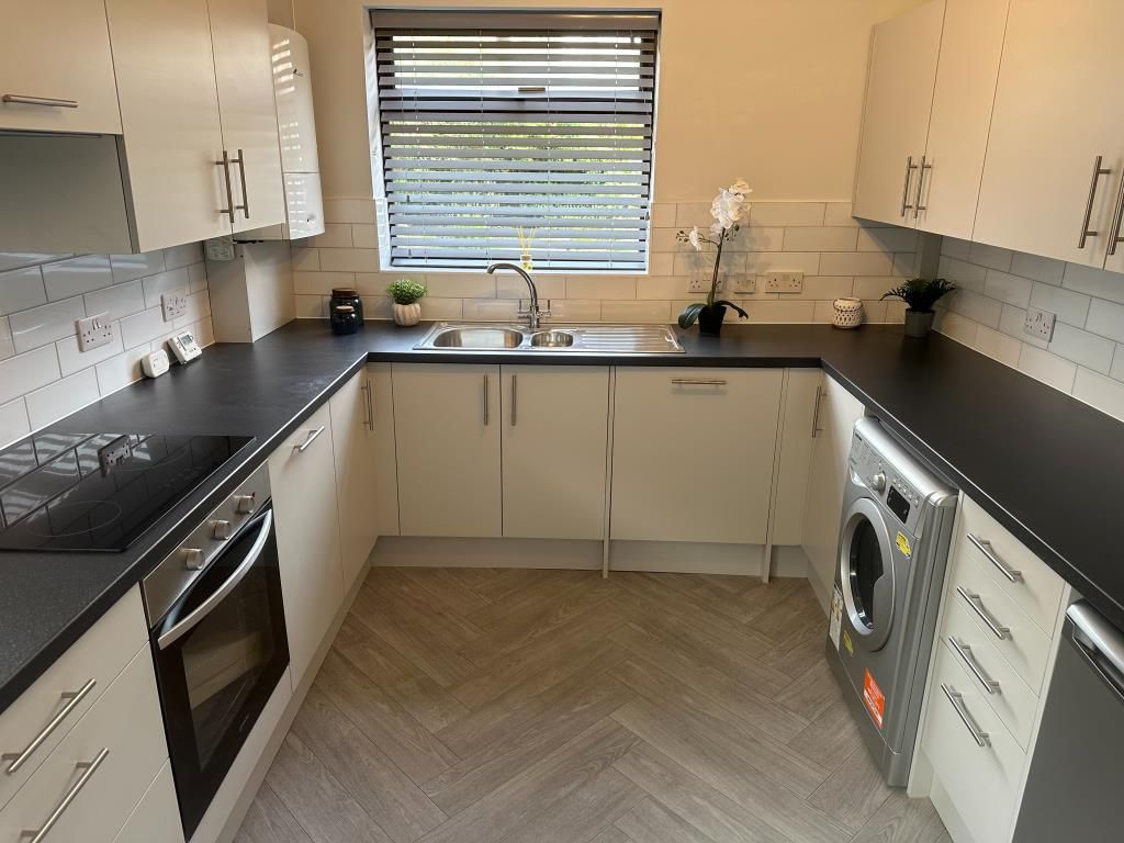 Property photo 2 of 15 Kitchen