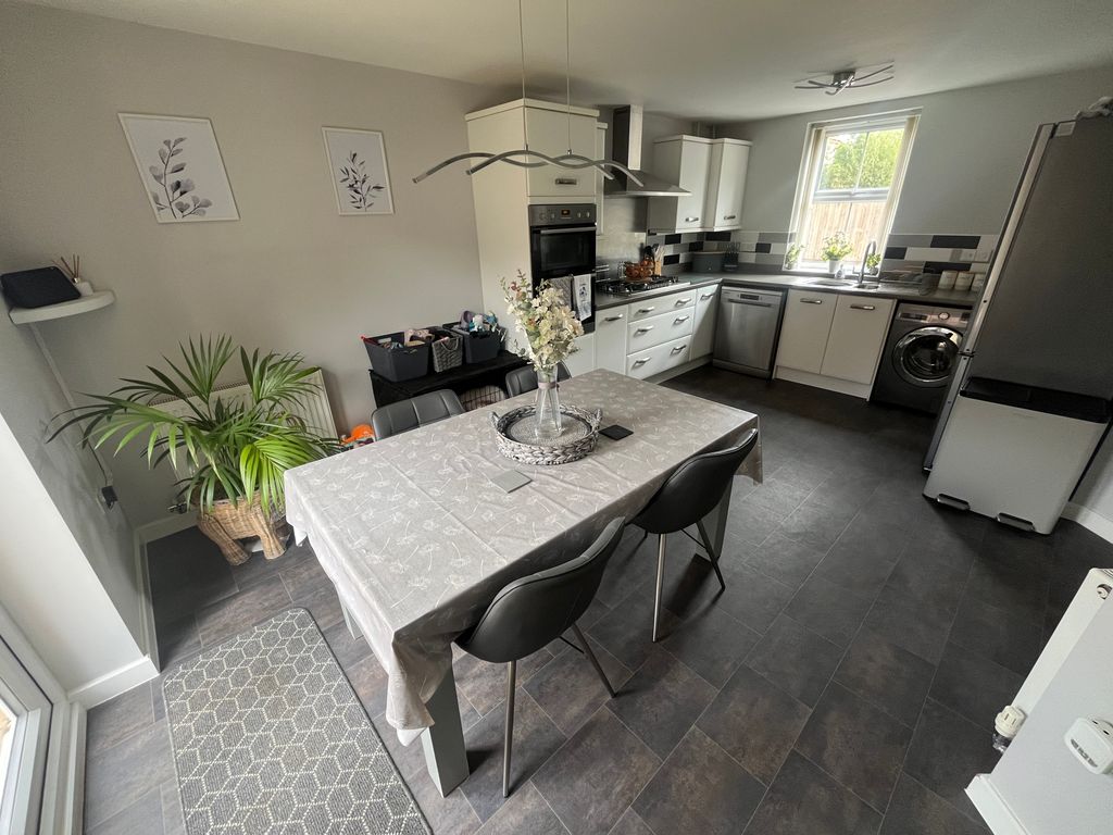 Property photo 2 of 14 Img_4287