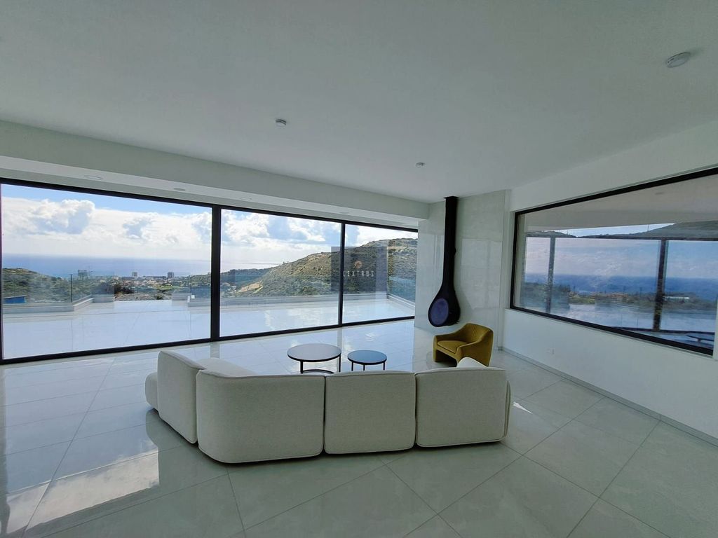 Property photo 3 of 31