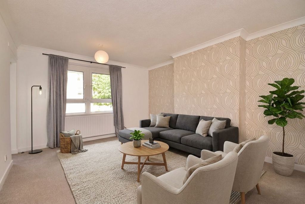 Property photo 2 of 37