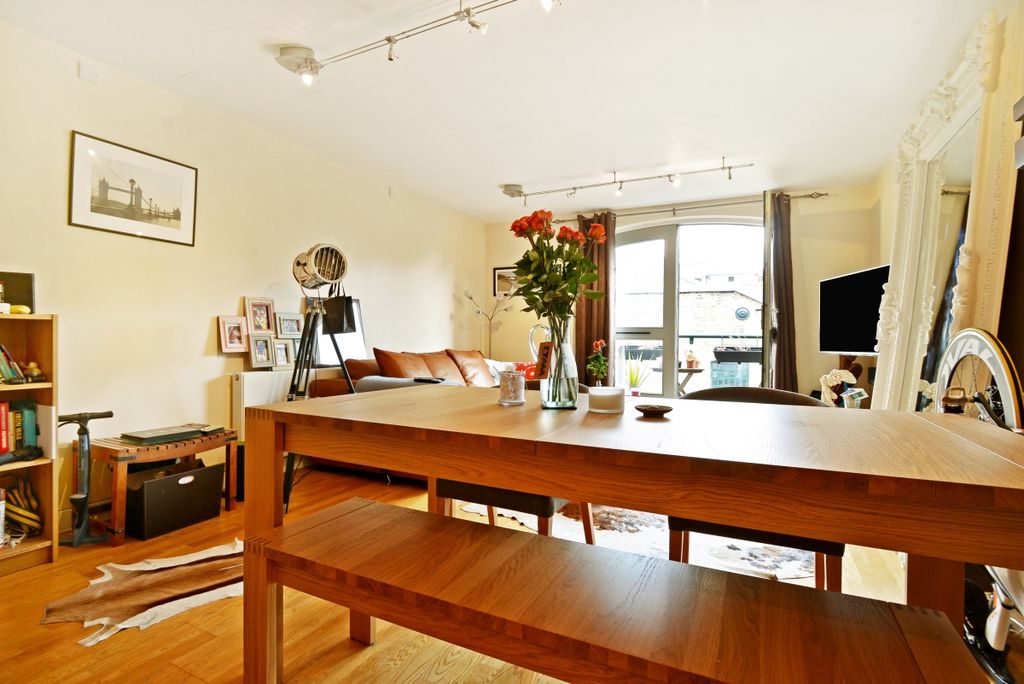 Property photo 3 of 11 7