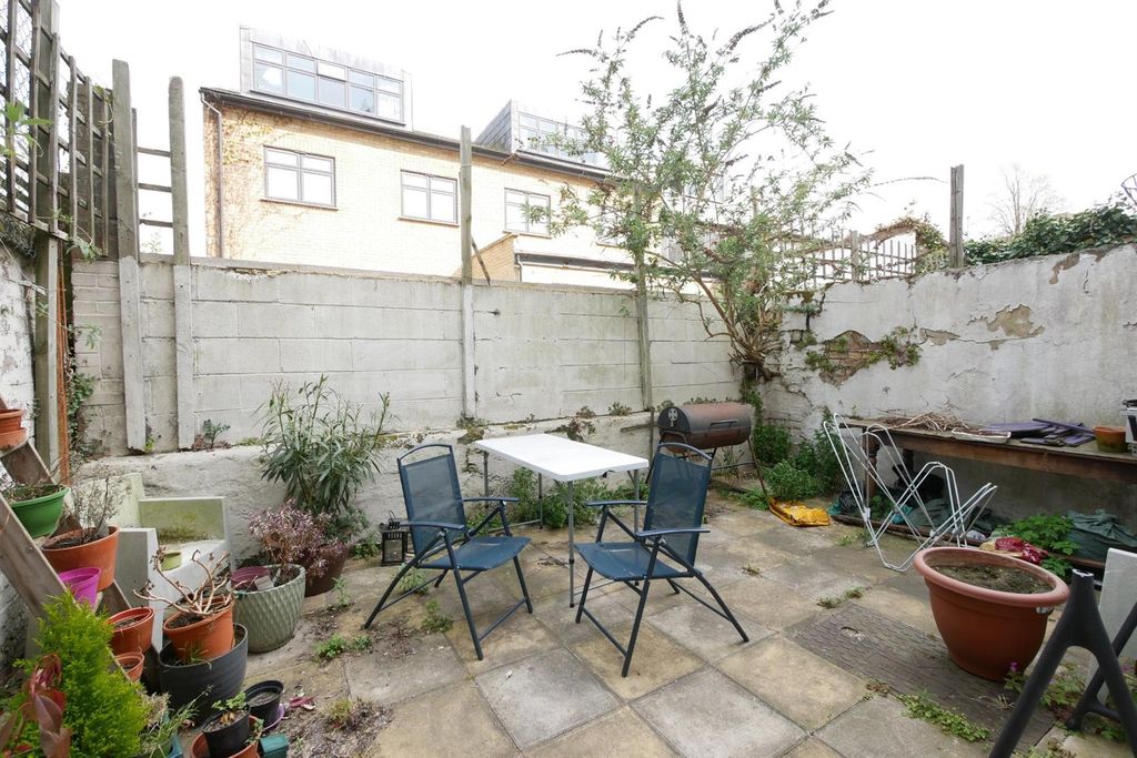 Property photo 3 of 10