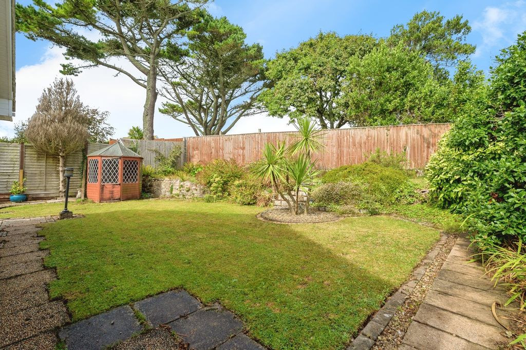Property photo 2 of 16 Photo