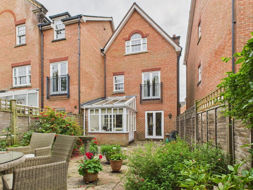 Property photo 3 of 28