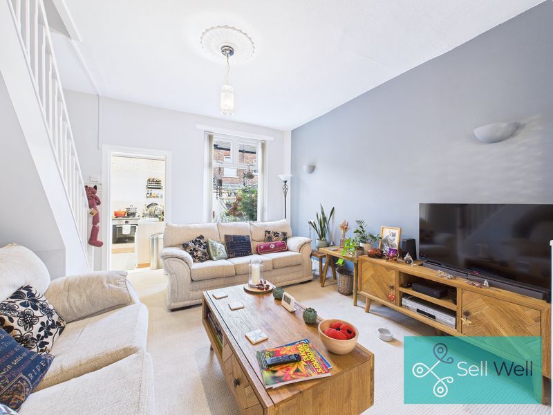 Property photo 3 of 17 Lounge