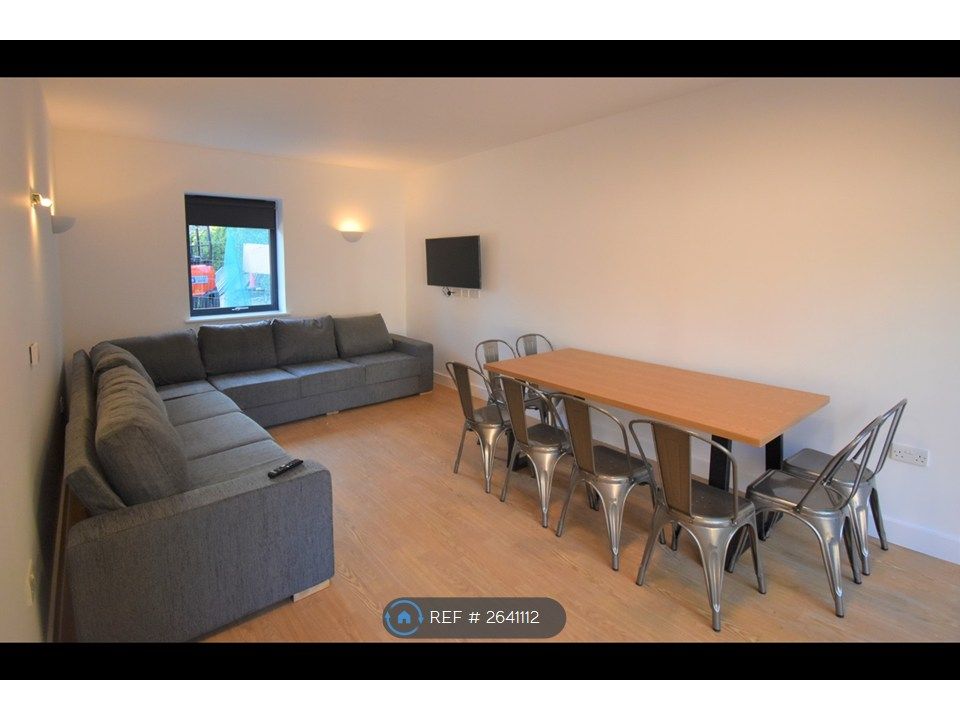 Property photo 2 of 14 Lounge / Diner