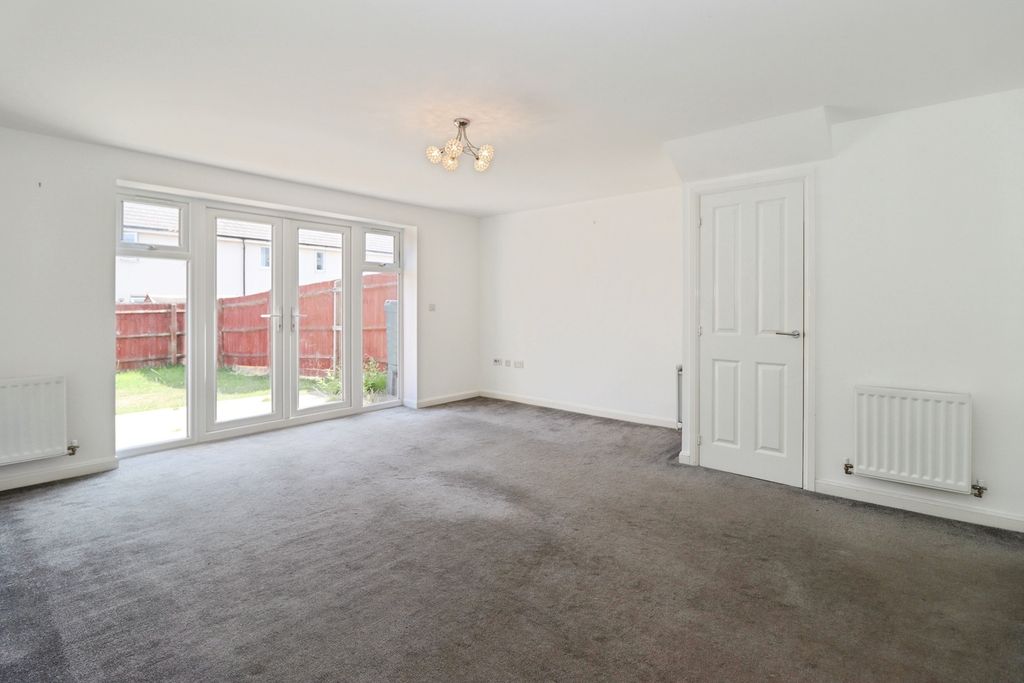 Property photo 2 of 17 Photo