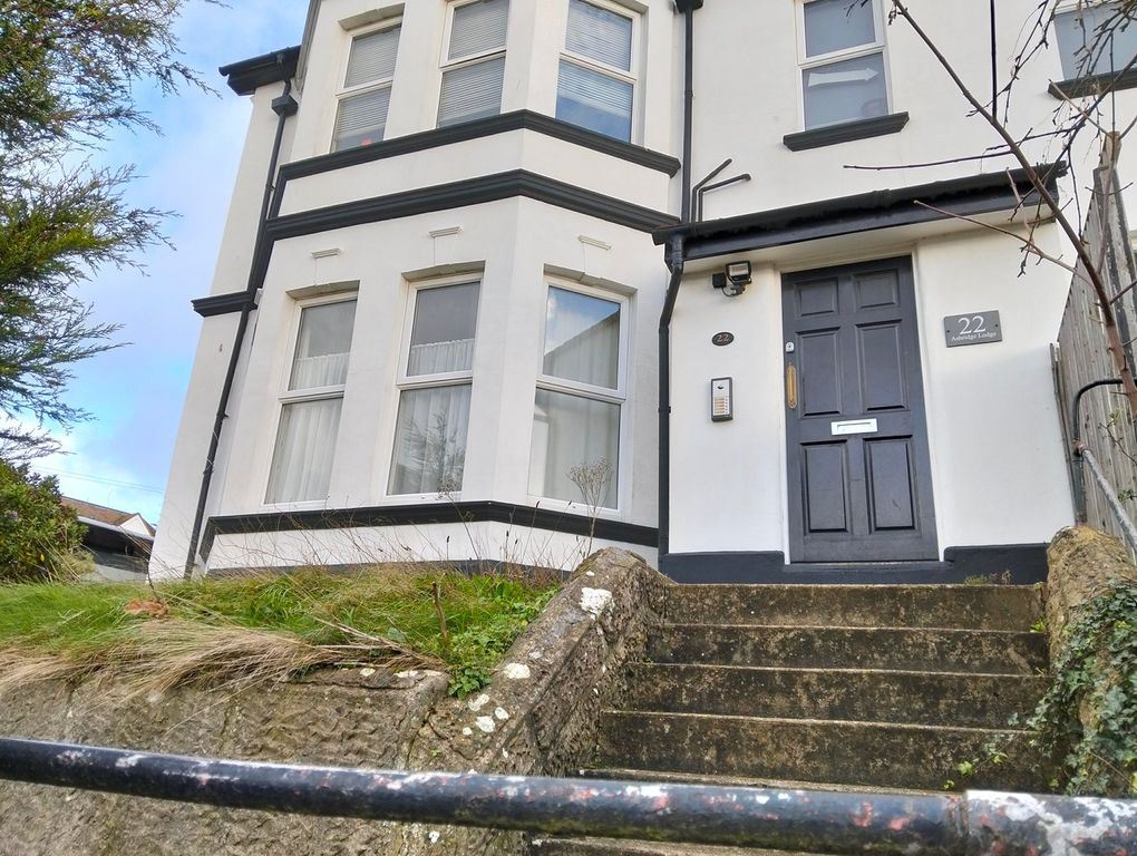 Property photo 2 of 12