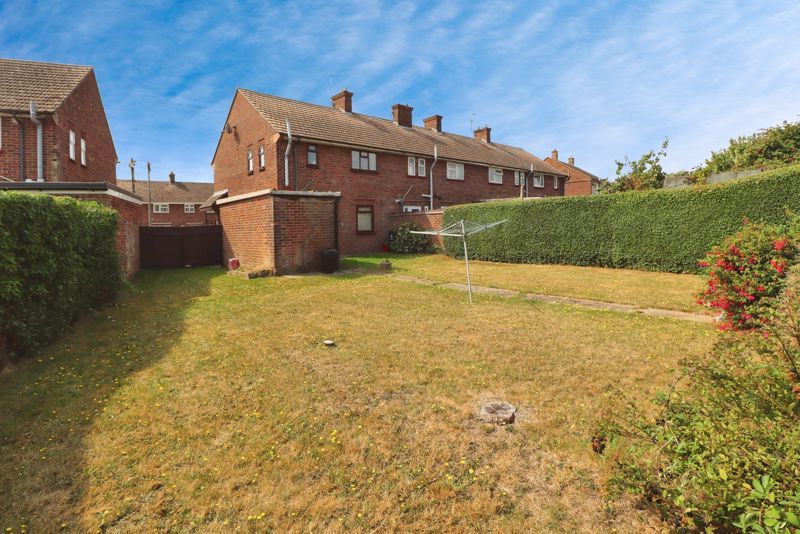 Property photo 2 of 18 Bellfield Avenue