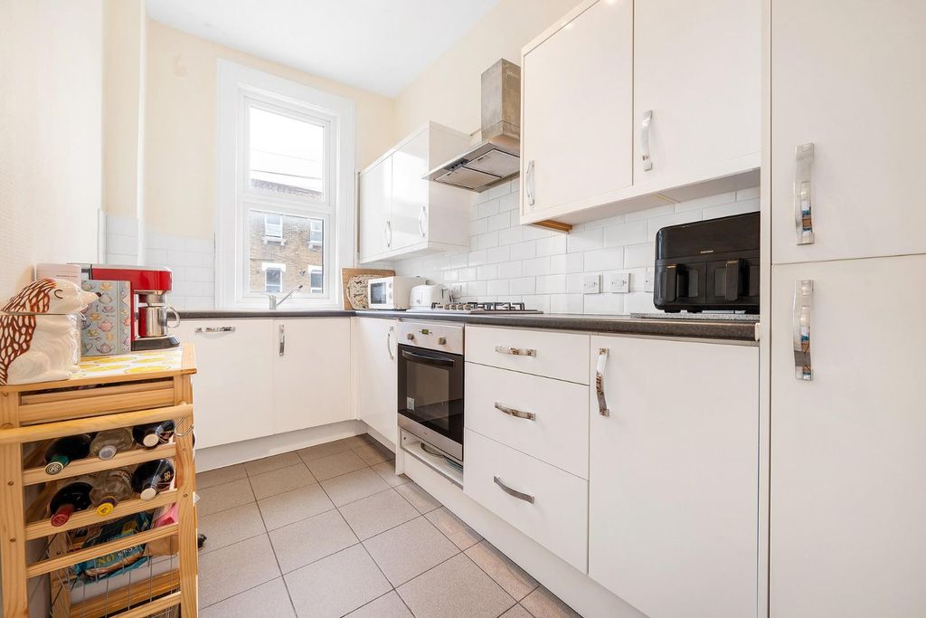 Property photo 3 of 11 Kitchen.Jpg