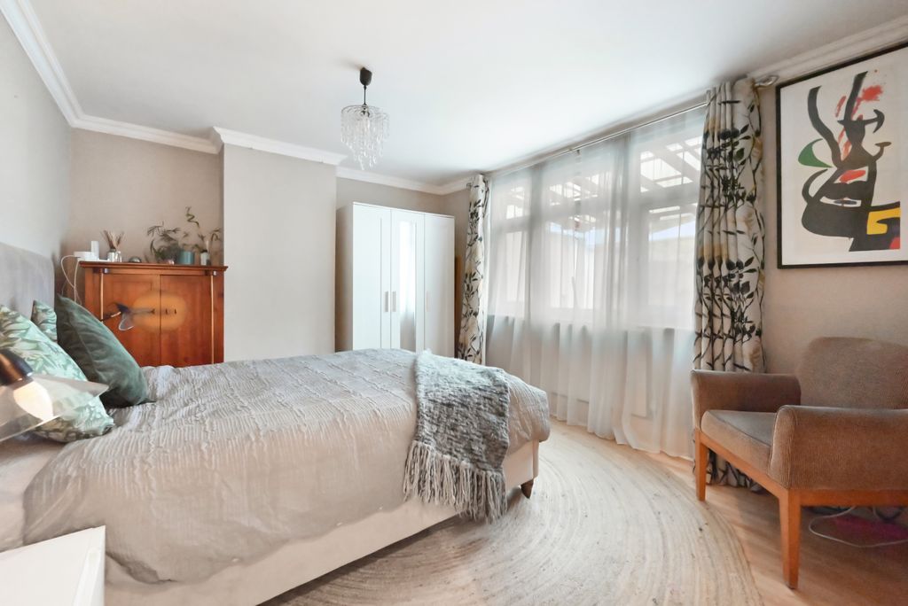 Property photo 3 of 9 Gallery