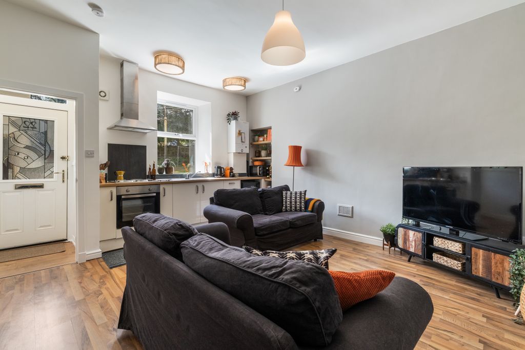 Property photo 2 of 30