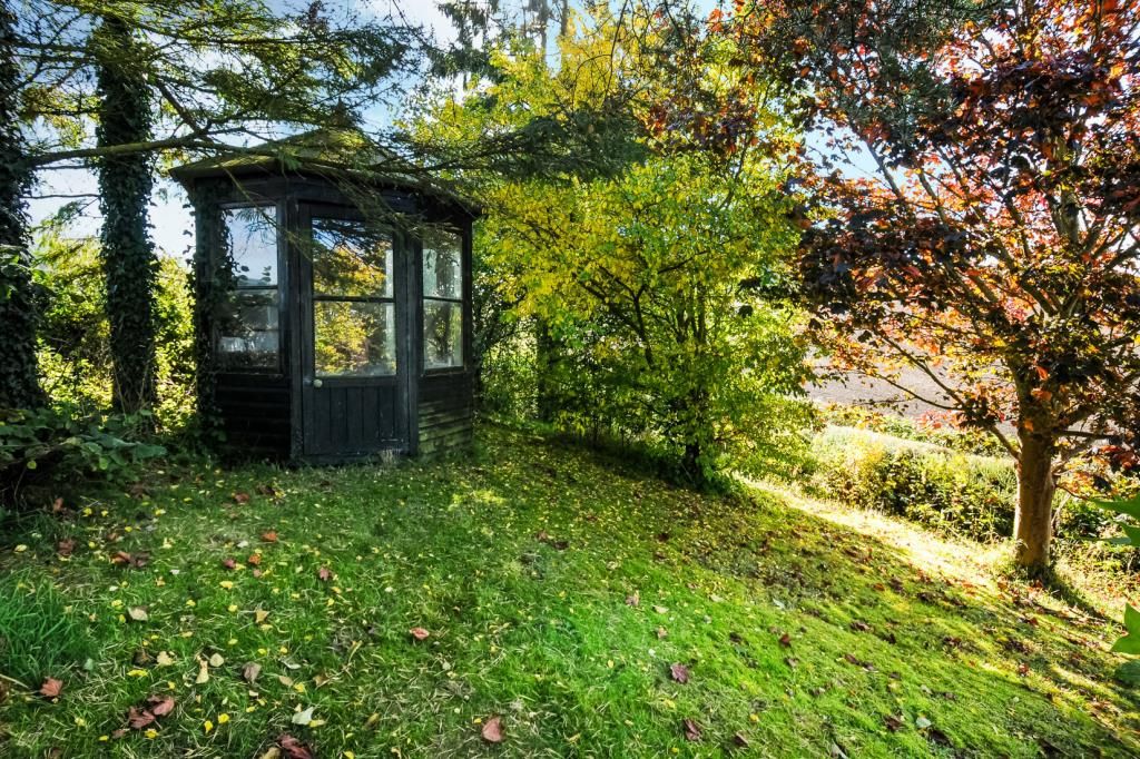 Property photo 3 of 8 Summerhouse