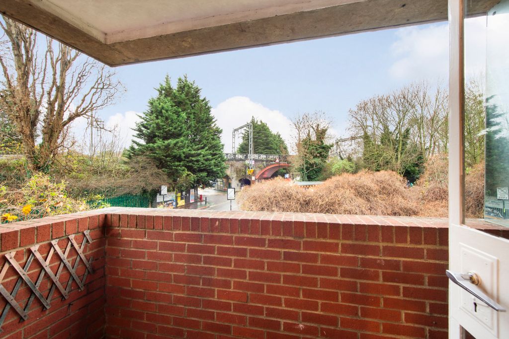 Property photo 3 of 12