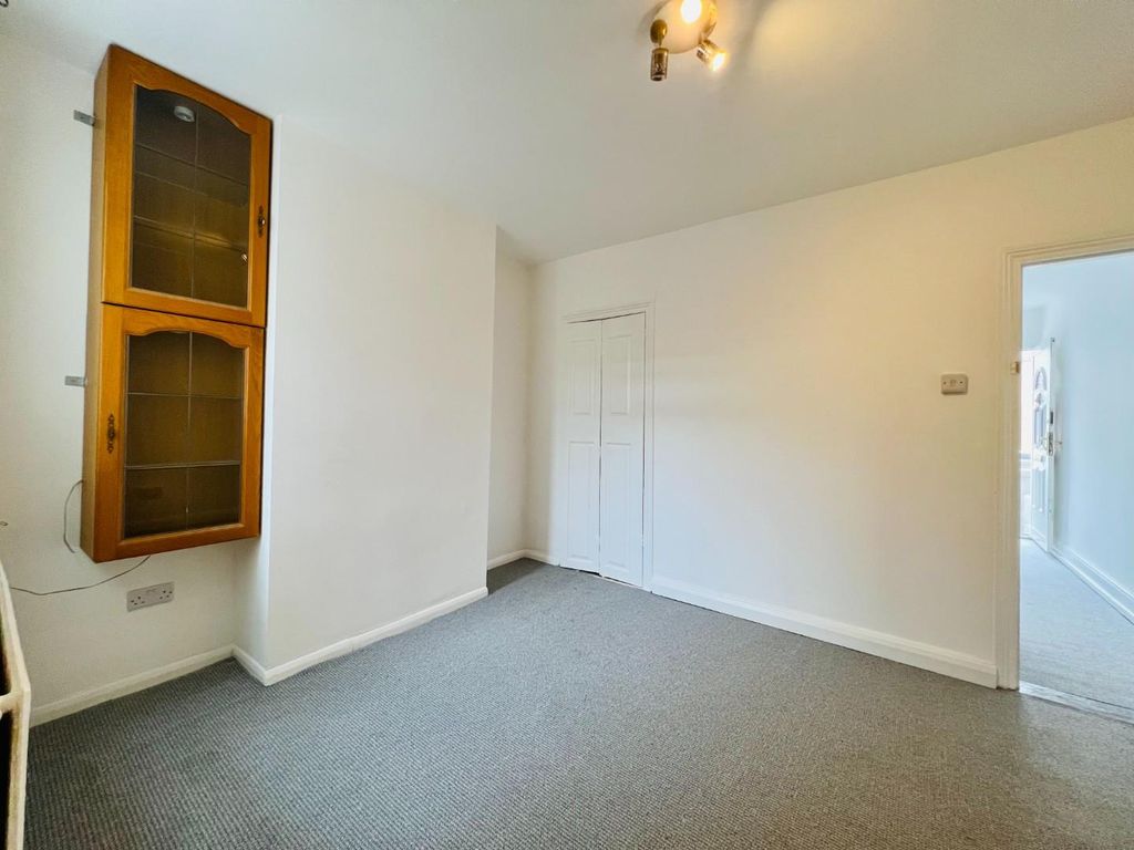 Property photo 3 of 12 Dining Room..Jpeg