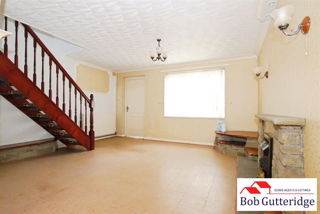 Property photo 3 of 18 Open Plan "L" Shaped Lounge / Dining Room
