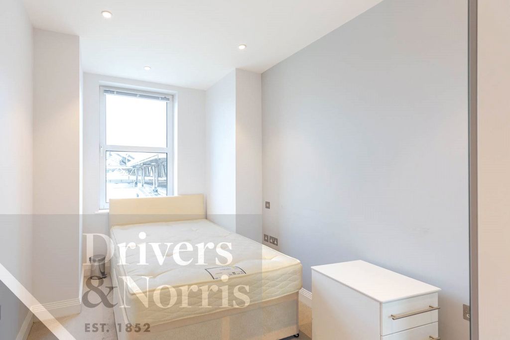 Property photo 3 of 5 Picture No. 12