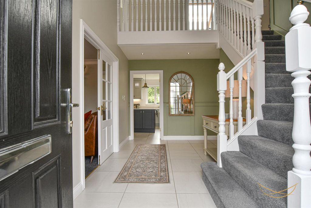 Property photo 3 of 45 Dhp-32.Jpg