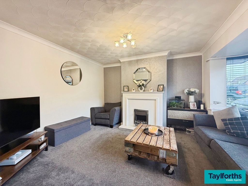 Property photo 2 of 26