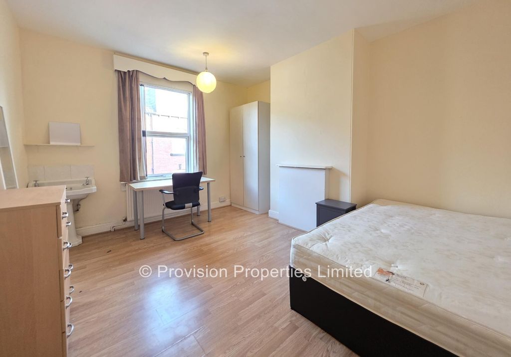 Property photo 3 of 7 Photo