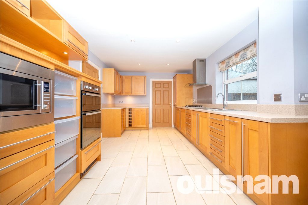 Property photo 2 of 40 Picture No. 04