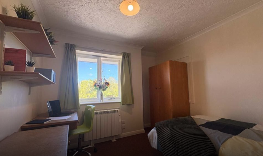 Property photo 1 of 3
